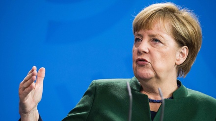 Merkel Türkiyədə alman jurnalistin saxlanılmasını tənqid edib