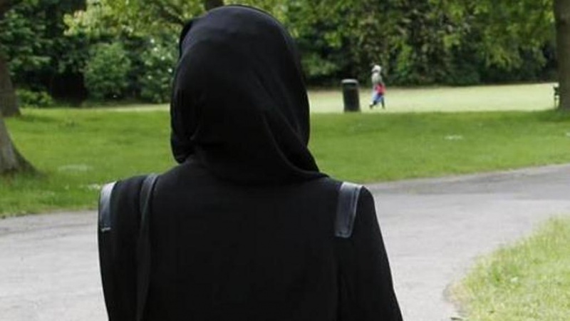 Žena s hidžabom u Austriji povrijeđena u islamofobičnom incidentu