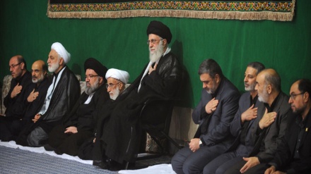 امام خمینی (رح) امام بارگاہ  میں مجلس عزا کا انعقاد