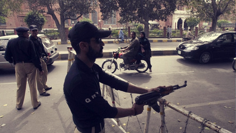 پاکستان کی سیکورٹی فورس کا کہنا ہے کہ یہ دہشت گرد، لاہور میں فوجی مراکز سمیت حساس علاقوں میں دہشت گردانہ حملے کرنے کا منصوبہ بنائے ہوئے تھے۔