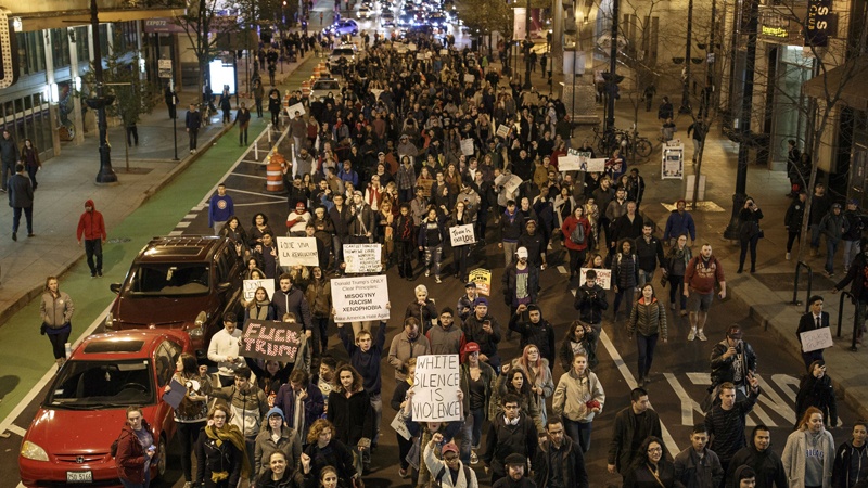 Nerazîbûnên li hemberî serketina Trump li hilbijartinên serokomarîya Amerîkayê li vî welatî 