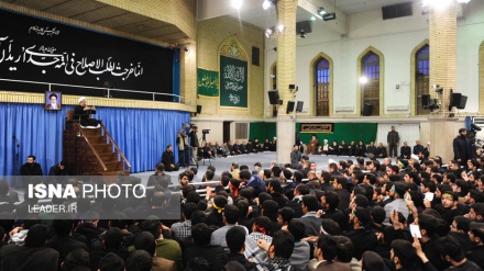 حسینیہ امام خمینی میں رہبرمعظم کی موجودگی میں مجلس عزا 