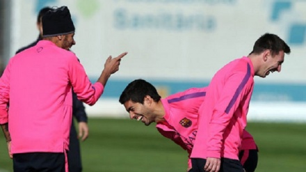 گاڵتەوگەپی سوووارێز لەگەڵ نەیمار لە كاتی ڕاهێناندا