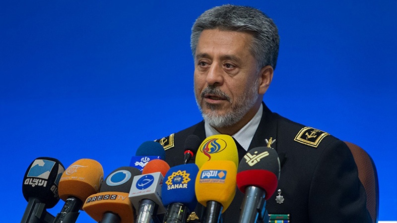 Kontr-admiral Səyyari: Terrorçuların qərargahına raket atışı, İranın qüdrətinin nişanəsi


