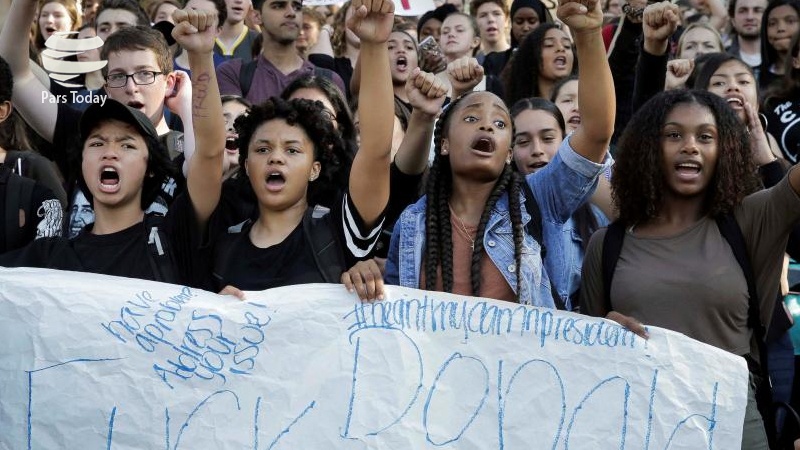 Tramp əleyhinə etirazlar