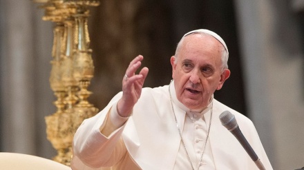Papa Fransis: Terrorizm və savaşın din ilə əlaqəsi yoxdur