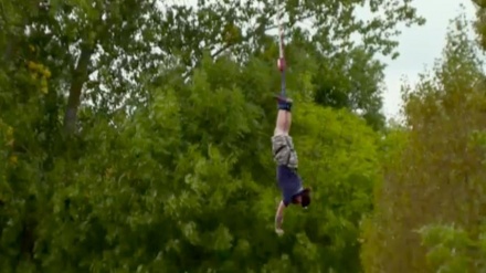 ڕیکۆردی بازدان لە بەرزایی و خوساندنی بسکیت!