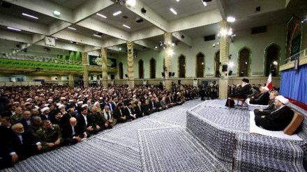 Rêberê Inqilaba Islamî: Ingilîs çavkanîya gefê li rojavaya Asîyayê ye