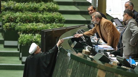 Predložen budžet za 1396. solarnu godinu iranskom parlamentu