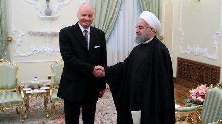 دنیا کے سبھی ملکوں کے ساتھ تعلقات کی توسیع پر صدر ڈاکٹر روحانی کی تاکید 