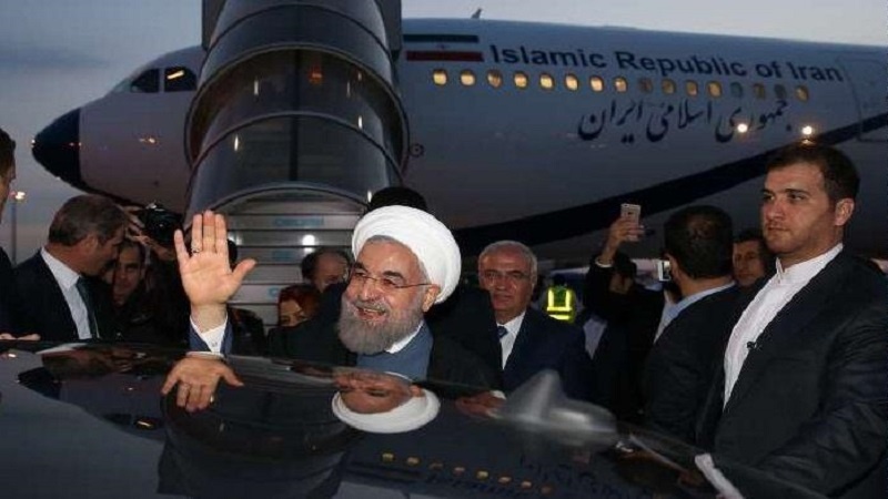 Qırğızıstan prezidenti rəsmi surətdə İran prezidentini qarşılayıb