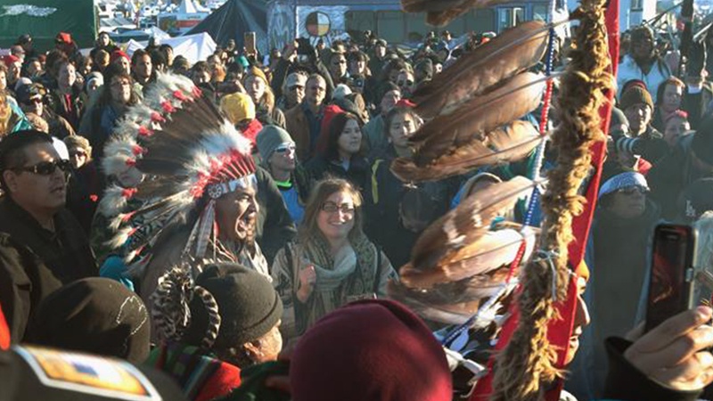 Şimali Dekota boru kəməri çəkilişinin müvəqqəti dayandırılması və etirazçıların şadlığı
