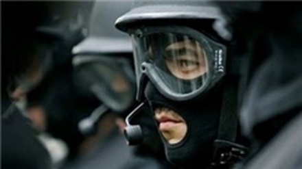 Qazaxıstan polisi ilə silahlılar arasında toqquşma