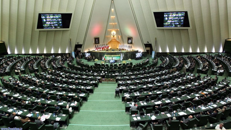 İran parlamenti 