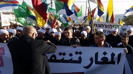 فلسطینی انتظامیہ کی جانب سے سیاسی بنیادوں پر گرفتاریوں کے خلاف فلسطینیوں کا مظاہرہ