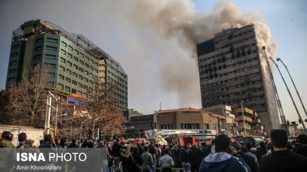 تہران : تجارتی سینٹر پلاسکو میں آگ لگنے کی تصویری جھلکیاں 
