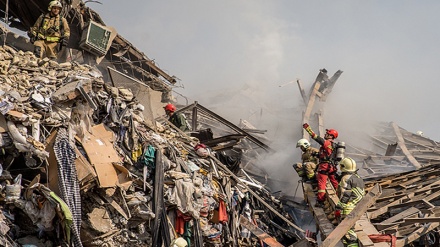 ئاگرکەوتنەوە و داڕمانی بینای پلاسکو لە تاران