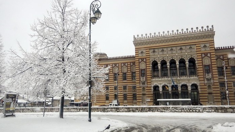 BiH ponovo zahvatile snježne padavine: U Sarajevu 17 cm snijega 