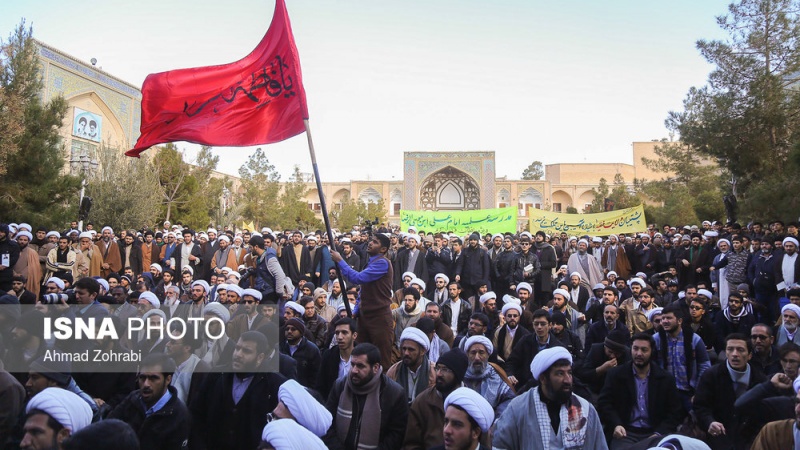 بحرینی عوام کی سرکوبی کے خلاف حوزہ علمیہ قم کے علماء اور طلباء کا احتجاجی مظاہرہ