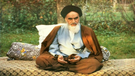 امام خمینی (رح) پیرس میں ۔ تصاویر