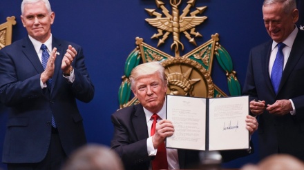 مسلمانوں سے امریکی صدر کی کھلی دشمنی 