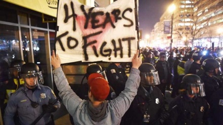 Tramp Ağ Evdə; ABŞ vətəndaşları: 