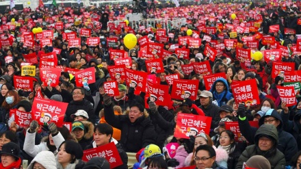 Park Geun Hyenin kənarlaşdırılması üçün Seulda yüz min nəfərlik aksiya