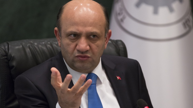 قطر میں فوجی اڈے ختم کئے جانے کی درخواست ترکی کے امور میں مداخلت ہے : ترک وزیر دفاع 