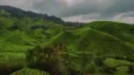 گەشتی 6 مانگەی ژن و مێردێکی گەشتیار بۆ 7 ولات  لە ماوەی دوو خولەکدا! 