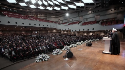 Ruhani: Seçkilər İslami İranın düşmənlər qarşısındakı ən böyük qüdrətidir