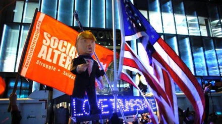 Floridada minlərlə etirazçı aksiya keçirib