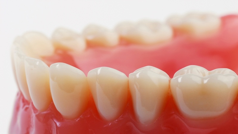 مەترسیی مەرگی پێش وەخت بە کڵۆر بوونی ددان