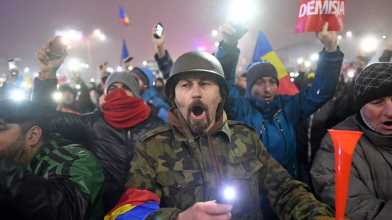 Rumıniyada hökumət əleyhinə etirazlar davam edir