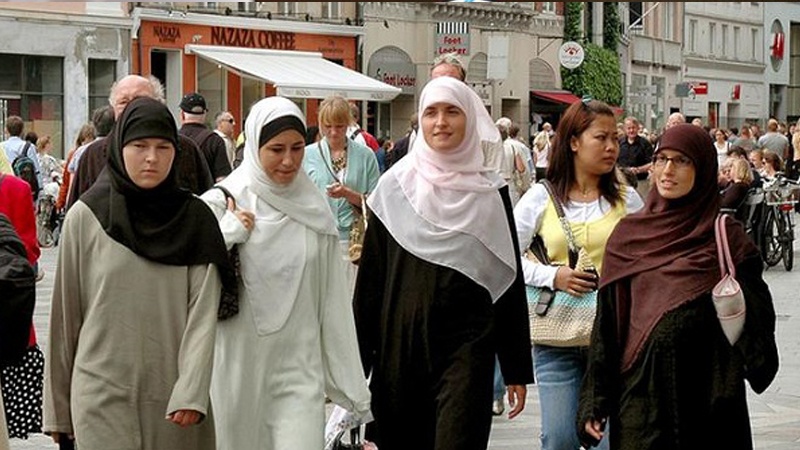 کینیڈا میں حجاب پر پابندی کا منصوبہ