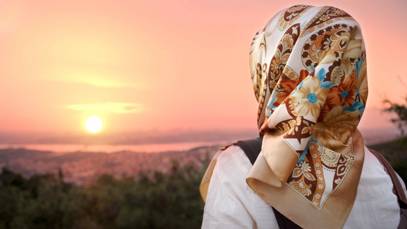 Muslimanka ne može slijediti modne stilove koji se ne uklapaju u pravila hidžaba