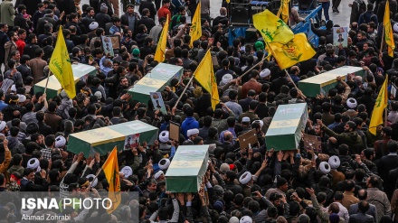   قم میں مدافعین حرم کے شہداء کا جلوس جنازہ  