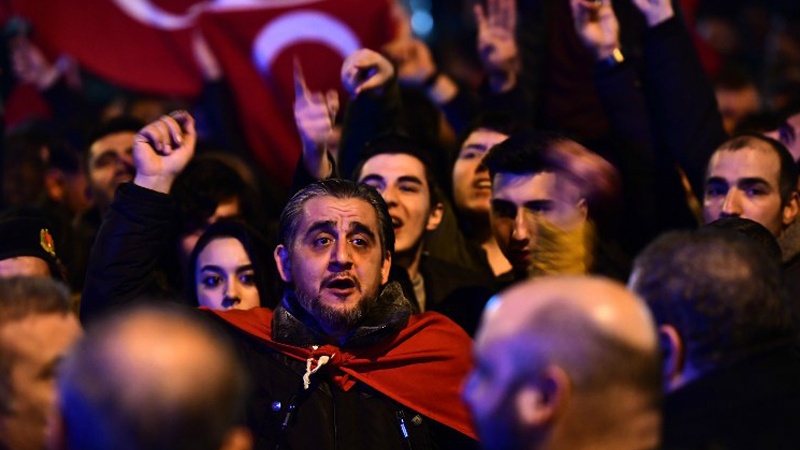 Türkiyə xalqı ötən il edilmiş uğursuz çevriliş amillərinə qarşı aksiya keçirib