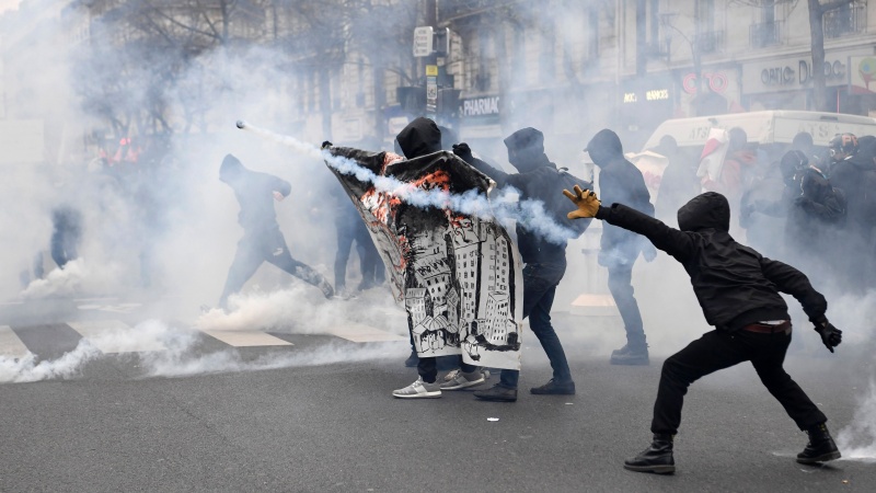 فرانس میں پولیس تشدد کے خلاف مظاہرہ