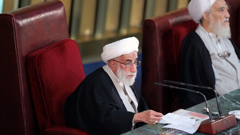 امریکی اقدامات کے مقابلے میں ہوشیار رہنے پر آیت اللہ جنتی کی تاکید 