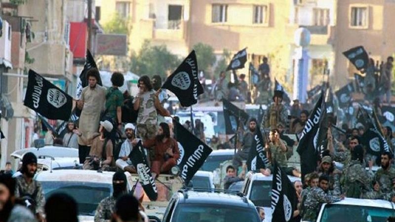 İŞİD: Tramp kimi bir axmaq ABŞ-ı idarə edir

