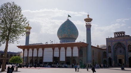 شیراز:حرم شاه چراغ (ع) کے پرچم کی تبدیلی کے مناظر