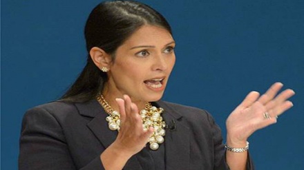 Britanska državna sekretarka Priti Patel predala ostavku premijerki May