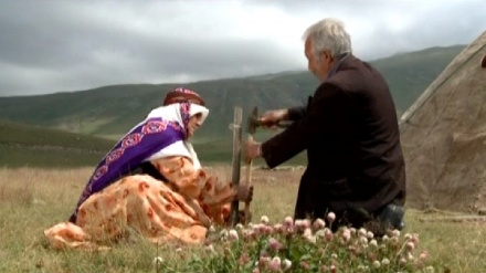 Vîdyo mûzîkek bedew ji jiyana koçberan bi dengê Muhsin Mîrzazade