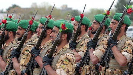 ‎مشہد مقدس میں فوج کے جوانوں کی پریڈ 