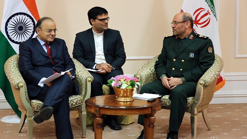 ماسکو میں ایران اور ہندوستان کے وزرائے دفاع کی ملاقات