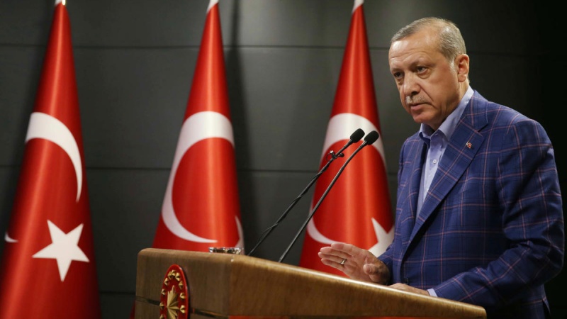 Ərdoğan: Referendumda qələbə, diktaturaya gətirib çıxarmayacaq

