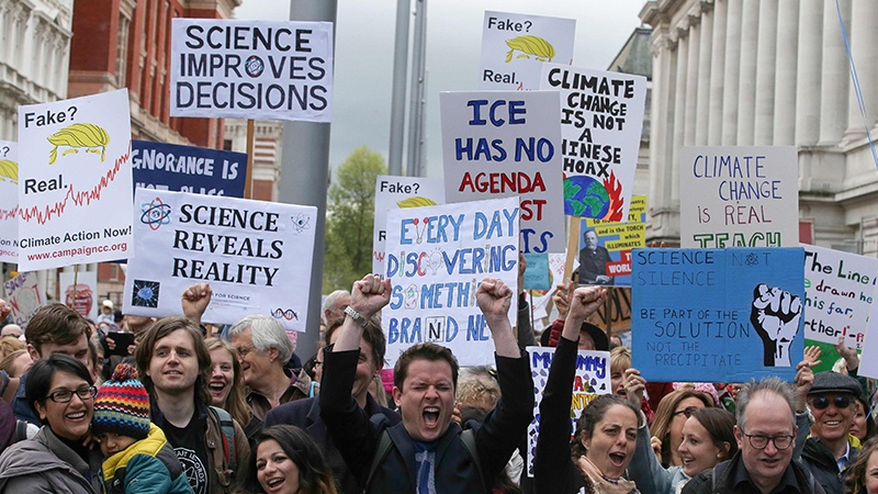 Londonda Tramp əleyhinə aksiya