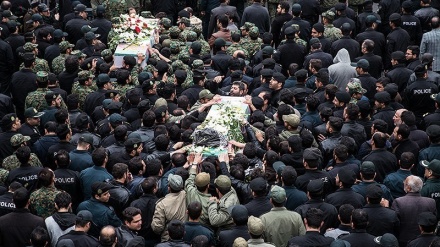 تہران: شہید ہونے والے پولیس آفیسروں کا جلوس جنازہ  