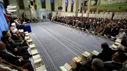 محفل قرآن مجید میں شریک لوگوں سے رہبر انقلاب اسلامی کا خطاب