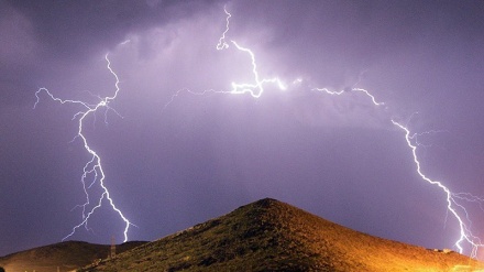 ہندوستان، آسمانی بجلی نے دسیوں جانیں لیں